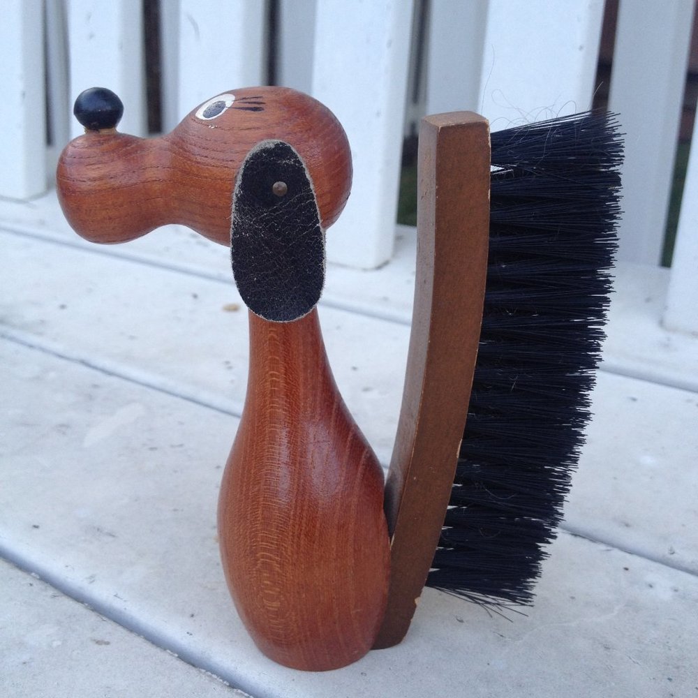 Novelty Retro Antique Dog-Shaped Valet Clothing Lint Brush - Picture 2 of 7